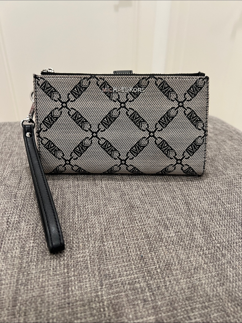 Michael Kors Empire Smartphone Wallet/Wristlet